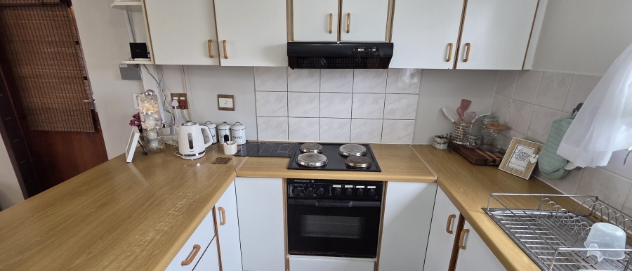 To Let 2 Bedroom Property for Rent in Brackenfell South Western Cape